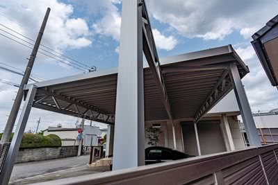 岡崎市で折板屋根の変形カーポート
